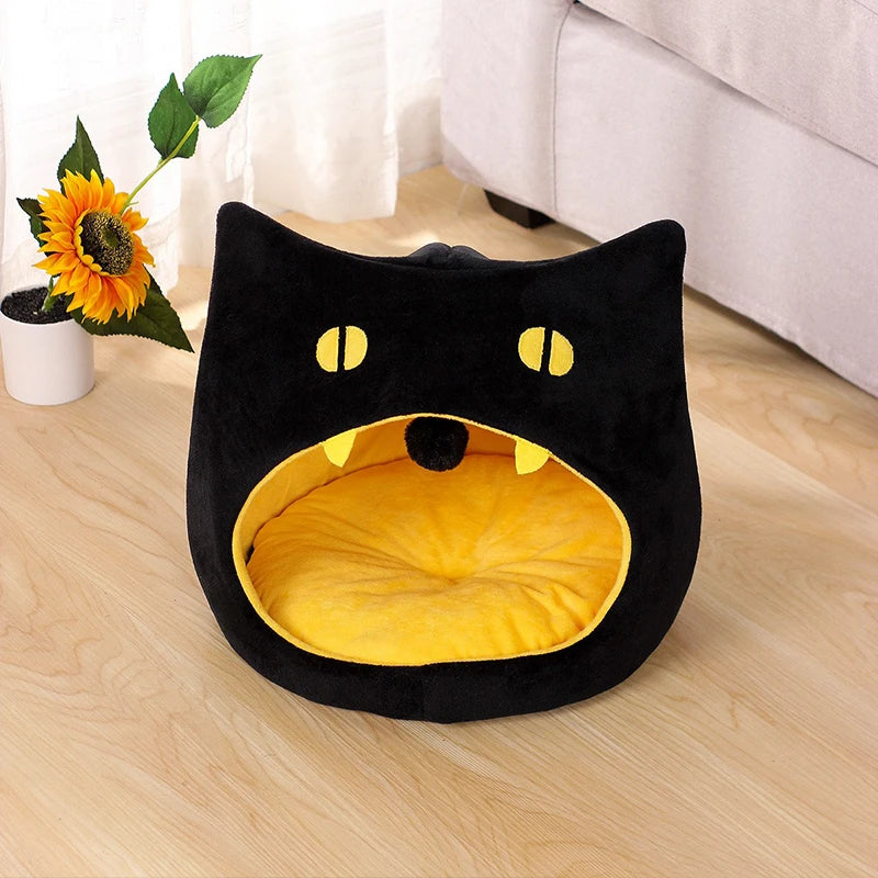 Halloween & Winter Pet Bed – Warm House for Cats, Dogs, and Kittens
